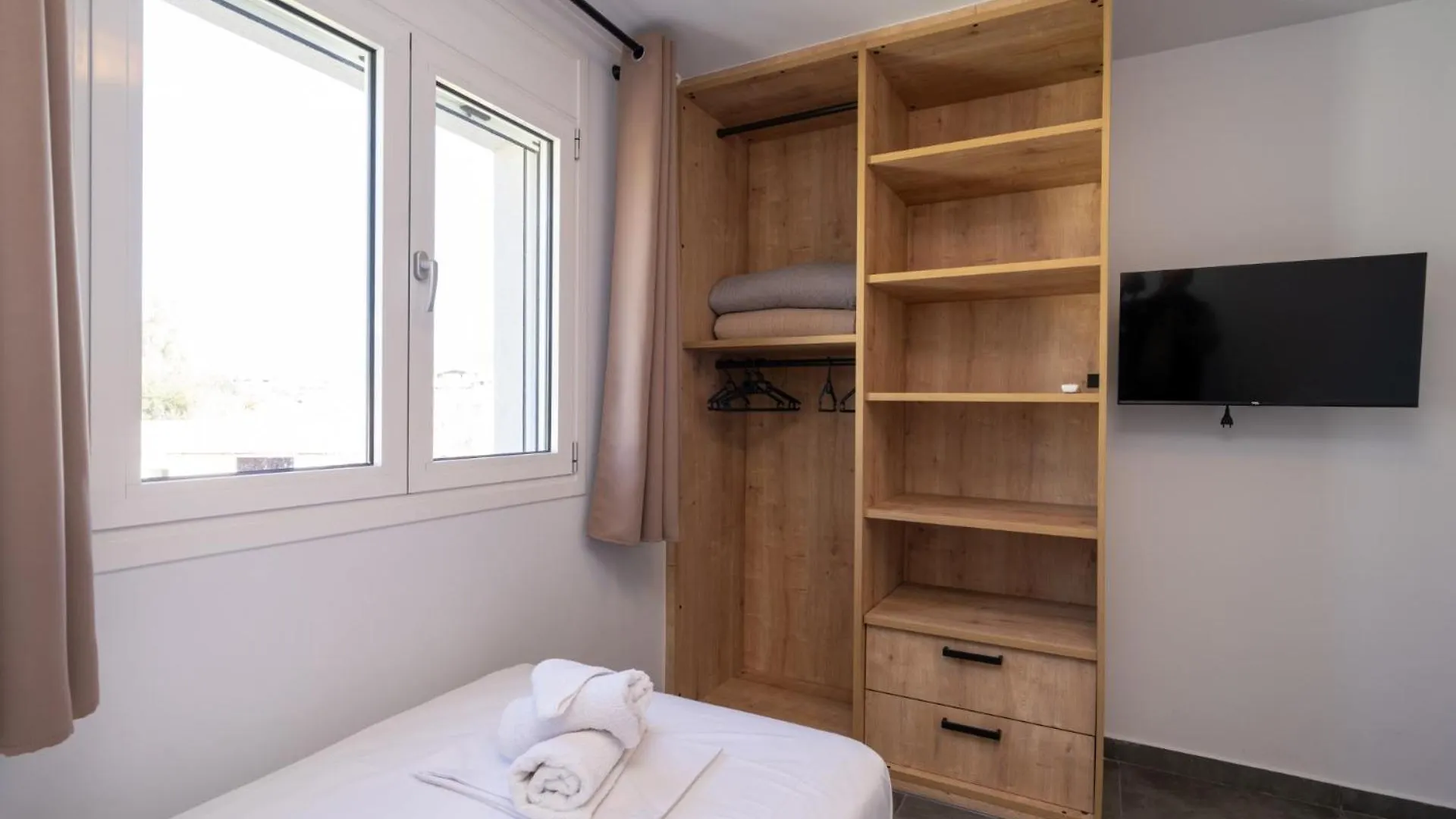 Pecora Nera Apartments Lixouri 0*,