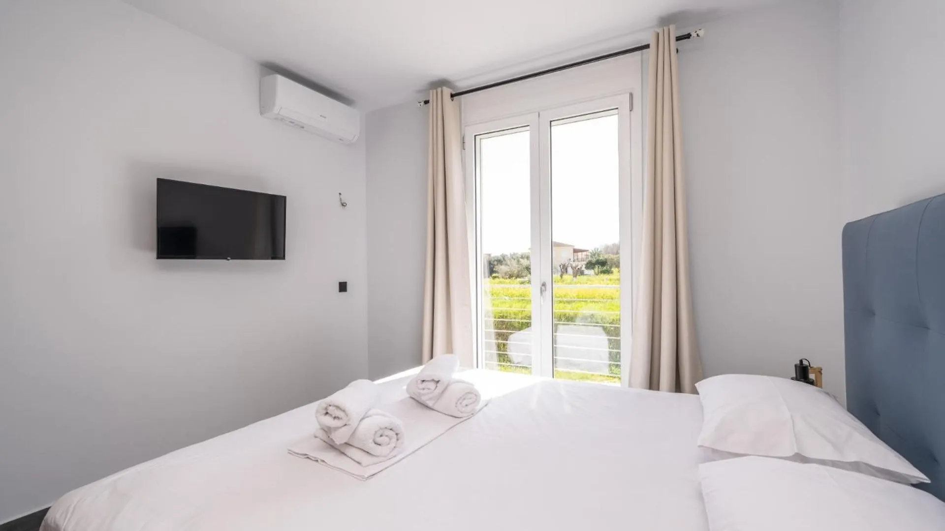 Pecora Nera Apartments Lixouri 0*,